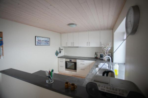 Charming 2BR apartment, sea view